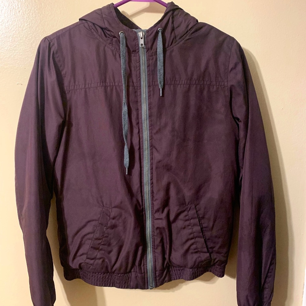 Zumiez zip up sweater